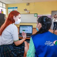 Secretaría de Educación entregó las primeras 18.000 tarjetas SIM para estudiantes de IEO