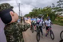 Los ciclistas rodaron en un clamor por la vida y la paz
