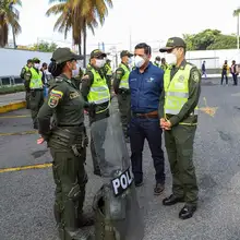 El desafío mayor de la democracia es la defensa de la vida y la mediación: Ospina