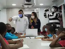 Sembrando actos de amor con la comunidad de la urbanización Río Cauca