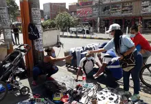 Secretaría de Movilidad participa en Jornada de sensibilización pedagógica en el mercapulguero del barrio Sucre