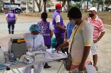 Un centenar de caleños participó del Bio Bazar en el parque Obrero