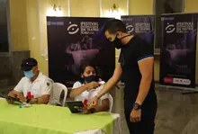 Tres obras cortas y absurdas abrieron el telón del 5 Festival Internacional de Teatro