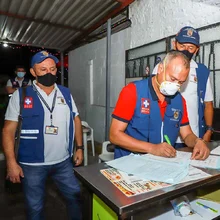 Autoridad sanitaria cierra establecimiento de comidas en sector de San Antonio