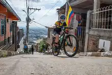 En medio de una rodada por Siloé, ciclistas caleños pidieron respeto por la vida en las vías