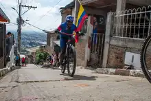 En medio de una rodada por Siloé, ciclistas caleños pidieron respeto por la vida en las vías
