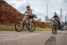 En medio de una rodada por Siloé, ciclistas caleños pidieron respeto por la vida en las vías