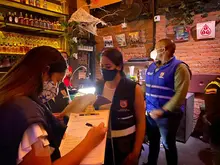 *Inmovilizaciones de vehículos y cierres de establecimientos en el inicio del puente de Halloween*