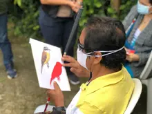 Sensaciones desde el corazón, en el avistamiento de aves para personas con discapacidad visual
