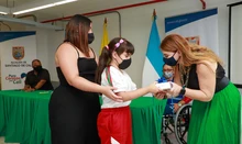 Estudiantes con discapacidad y víctimas del conflicto recibieron dispositivos tecnológicos