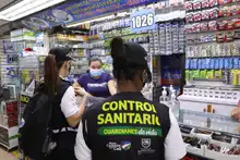 Salud Pública inspecciona protocolos de bioseguridad en establecimientos comerciales en el día sin IVA