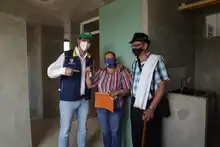 Nos trajeron a un paraíso sostienen primeros beneficiarios del Plan Jarillón al recibir sus apartamentos en Alamadina 