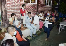 Brindando con chocolate para generar diálogos comunitarios y reconciliación