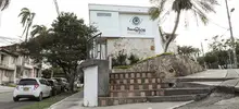 El icónico monumento del águila abraza al barrio Santa Isabel desde 1946