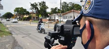 Cuerpo de agentes de tránsito participa en la capacitación en el uso de equipos de control de velocidad 