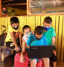 ‘Cliqueando y Donando’ herramientas digitales a estudiantes