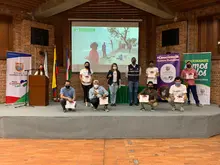 Siete artistas ganadores del festival ‘Graficalia, Colores de vida’ recibieron sus premios a satisfacción