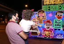 El alumbrado navideño ya rueda por las calles de la Sultana del Valle