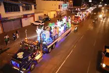 El alumbrado navideño ya rueda por las calles de la Sultana del Valle