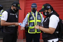 Suspensión de cirugías no prioritarias y control sanitario en zonas comerciales, medidas para reducir la propagación del Covid