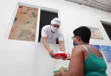 El trueque: material para el reciclaje a cambio de alimento
