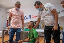 El futbolista Benedetti hizo un ‘golazo’ de Navidad por Camilo