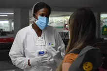 A viajeros nacionales e internacionales se les toman pruebas de Covid - 19