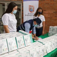 Club Rotario de Cali donó 720 termómetros a la Secretaría de Educación
