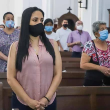 Pedagogía de autocuidado en iglesia por el Alcalde Ospina