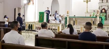 Pedagogía de autocuidado en iglesia por el Alcalde Ospina