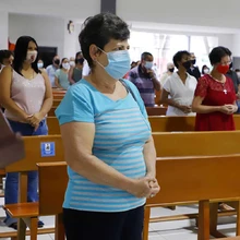 Pedagogía de autocuidado en iglesia por el Alcalde Ospina
