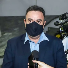 “El doctor Holmes queda en el espíritu de nuestras instituciones y ciudadanía”