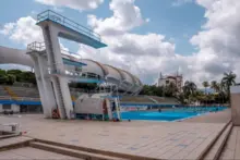 Los deportistas de alto rendimiento continúan entrenamientos en la renovada piscina de rugby