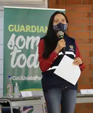 Con siembra de árboles, niños celebran su nueva sede educativa