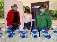 Donación de agua potable refuerza el regreso a clases con alternancia en el sector oficial
