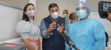 Alcalde de Cali acompañó vacunación contra la covid-19 en Imbanaco