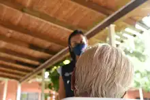 Salud Pública verifica el proceso de inmunización para la población mayor de 80 años institucionalizada 