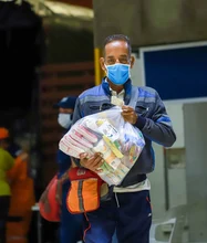 Entrega de mercados benefició a integrantes del transporte escolar afectados por la pandemia