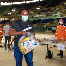 La Administración del ‘Puro Corazón’ entrega mercados a 700 artistas
