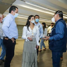 Cali se alista a vacunar masivamente en cuatro megacentros 