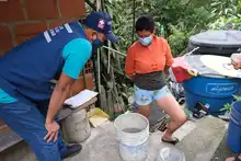 En vía a Cristo Rey, Salud Pública hace control a criaderos del zancudo transmisor del dengue 
