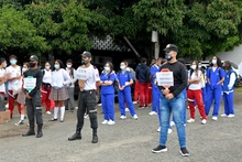 La comunidad educativa del INEM Jorge Isaacs celebró el feliz regreso a clases en alternancia