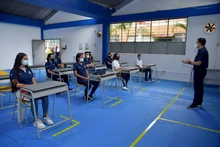 La comunidad educativa del INEM Jorge Isaacs celebró el feliz regreso a clases en alternancia