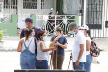 Siembra masiva de plantas ornamentales en el parque recreativo Cien Palos