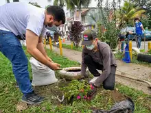 Secretaría de Paz y Cultura Ciudadana se vinculó a la minga de aseo y embellecimiento adelantada en la comuna 5