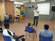 Estudiantes de la Institución Educativa Nuevo Latir participaron en un conversatorio pedagógico con el actor Fernando Solórzano