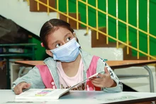 Avanza el regreso a las aulas: 130 estudiantes de transición iniciaron modelo de alternancia en la comuna 18