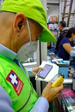 Autoridades decomisan productos naturales sin registro sanitario y de dudosa procedencia