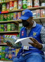 Autoridades decomisan productos naturales sin registro sanitario y de dudosa procedencia