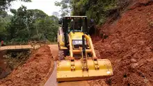 Grupo operativo atendió emergencias por temporada de lluvias y realizó aplicación de asfalto
